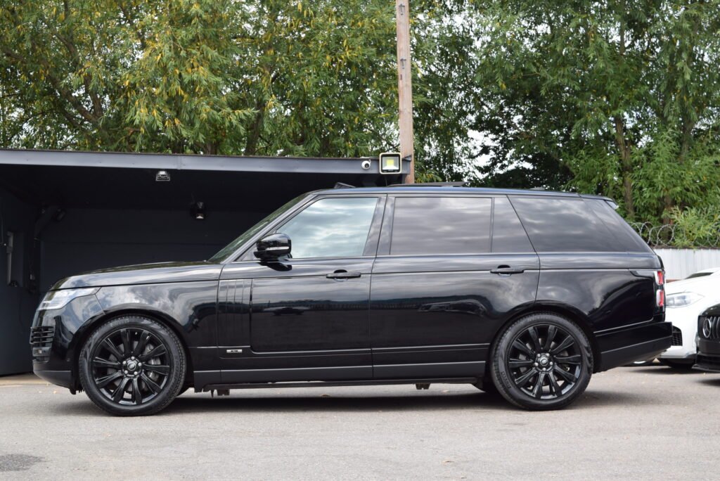 LAND ROVER RANGE ROVER AUTOBIOGRAPHY 4.4 SDV8 LWB FULLY LOADED FLRSH MINT