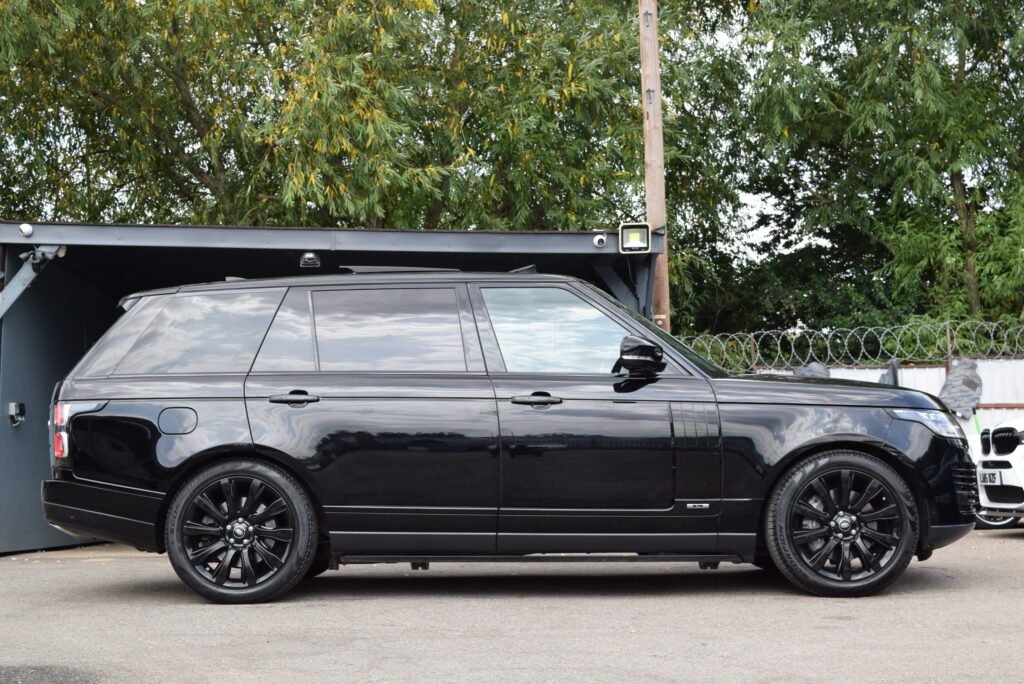 LAND ROVER RANGE ROVER AUTOBIOGRAPHY 4.4 SDV8 LWB FULLY LOADED FLRSH MINT