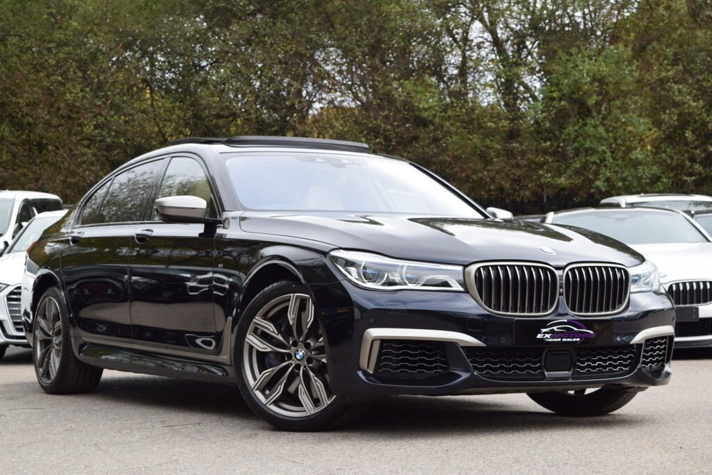 BMW M760Li 6.6 V12 XDRIVE PETROL AUTOMATIC BMW SERVICE HISTORY