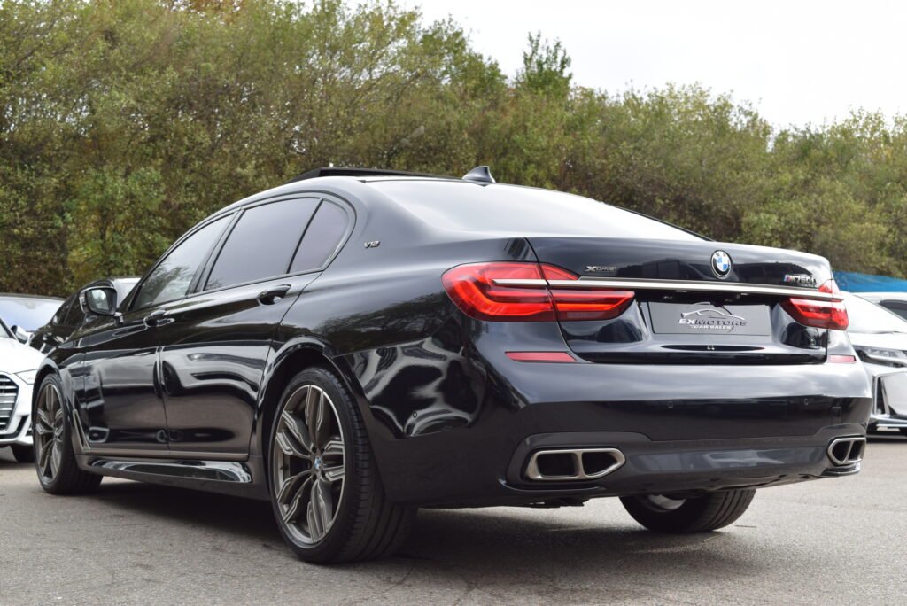BMW M760Li 6.6 V12 XDRIVE PETROL AUTOMATIC BMW SERVICE HISTORY